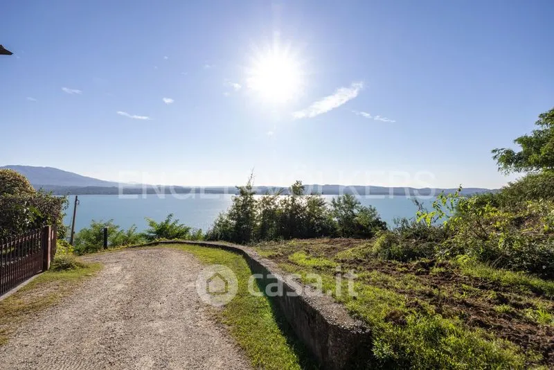 Aed - Buildable Plot with Lake View in Belgirate