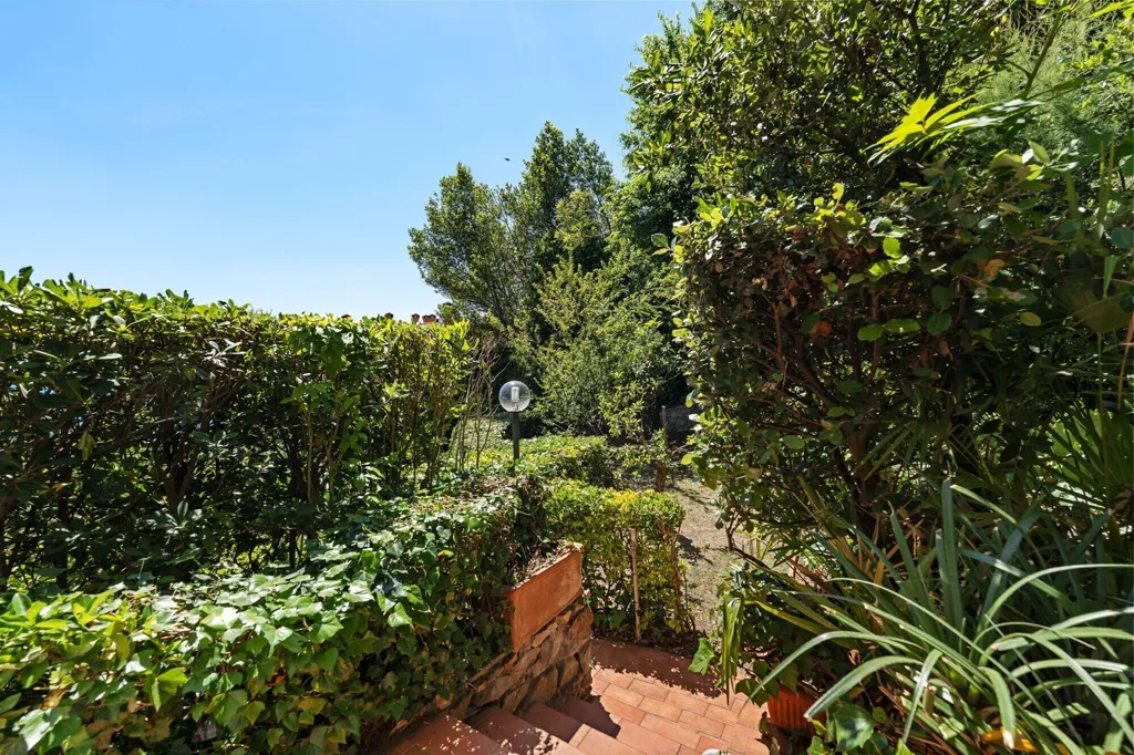Giardino - Villa fronte mare con terrazze a Castiglioncello