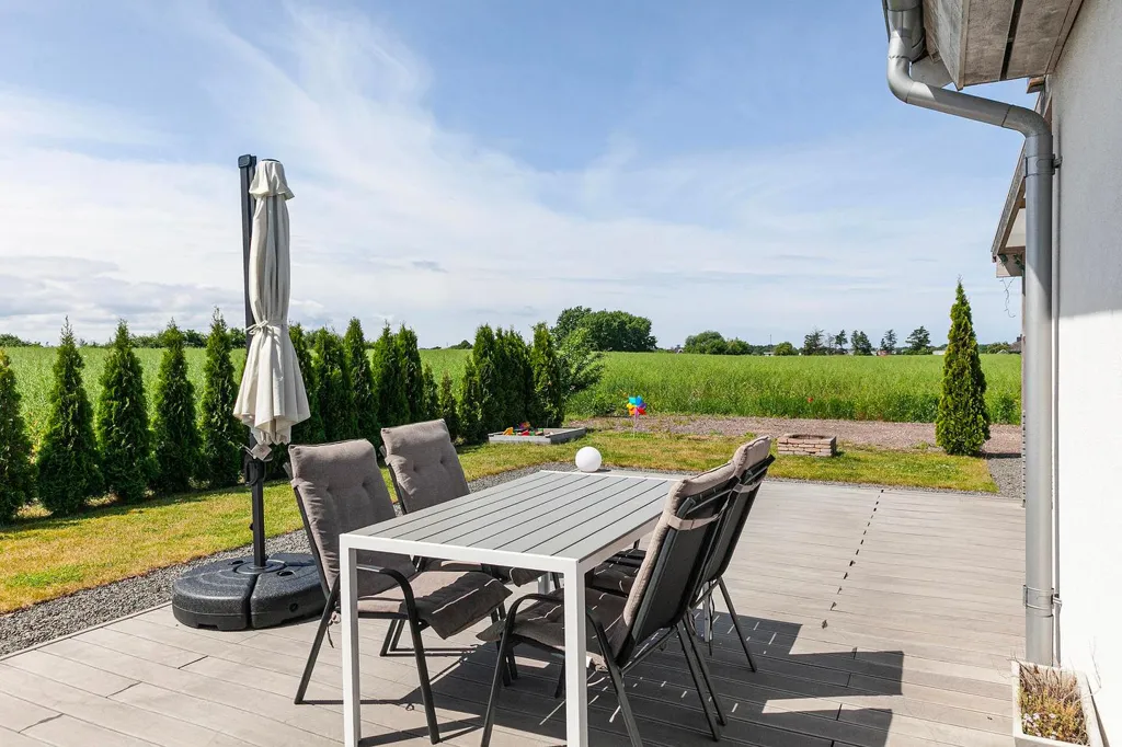Terrasse - Planned Villa with Terrace in Kullabygden