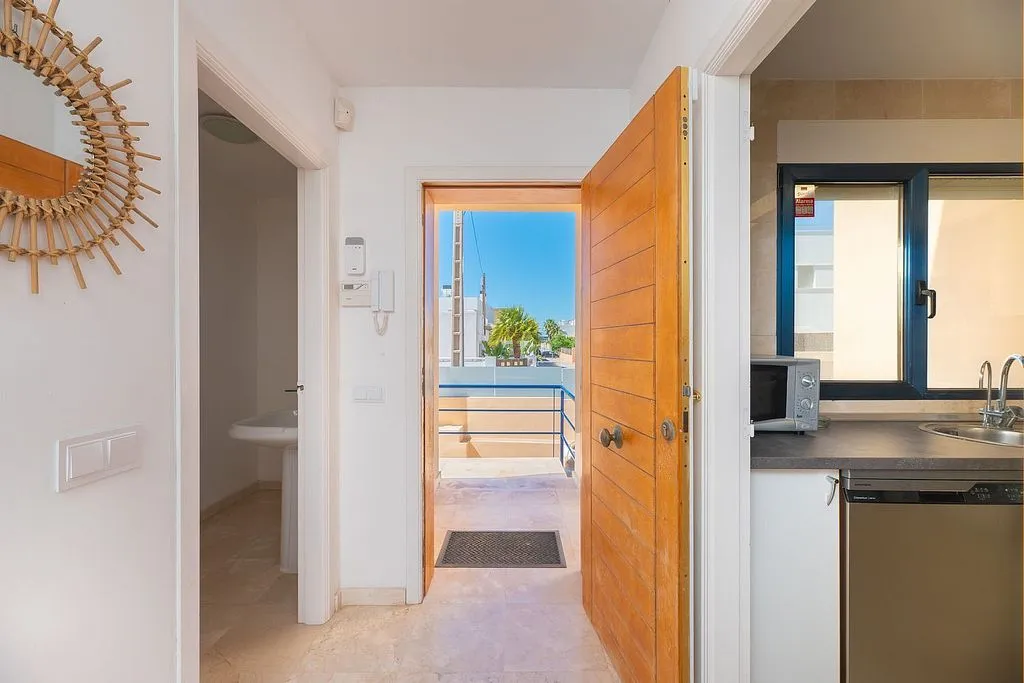Entrée - Adosado with Pool and Terrace in Marina Botafoc