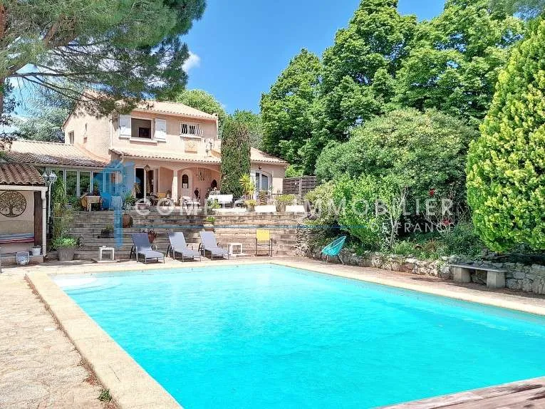 Piscine - Maison de Luxe avec Piscine à Cabrières