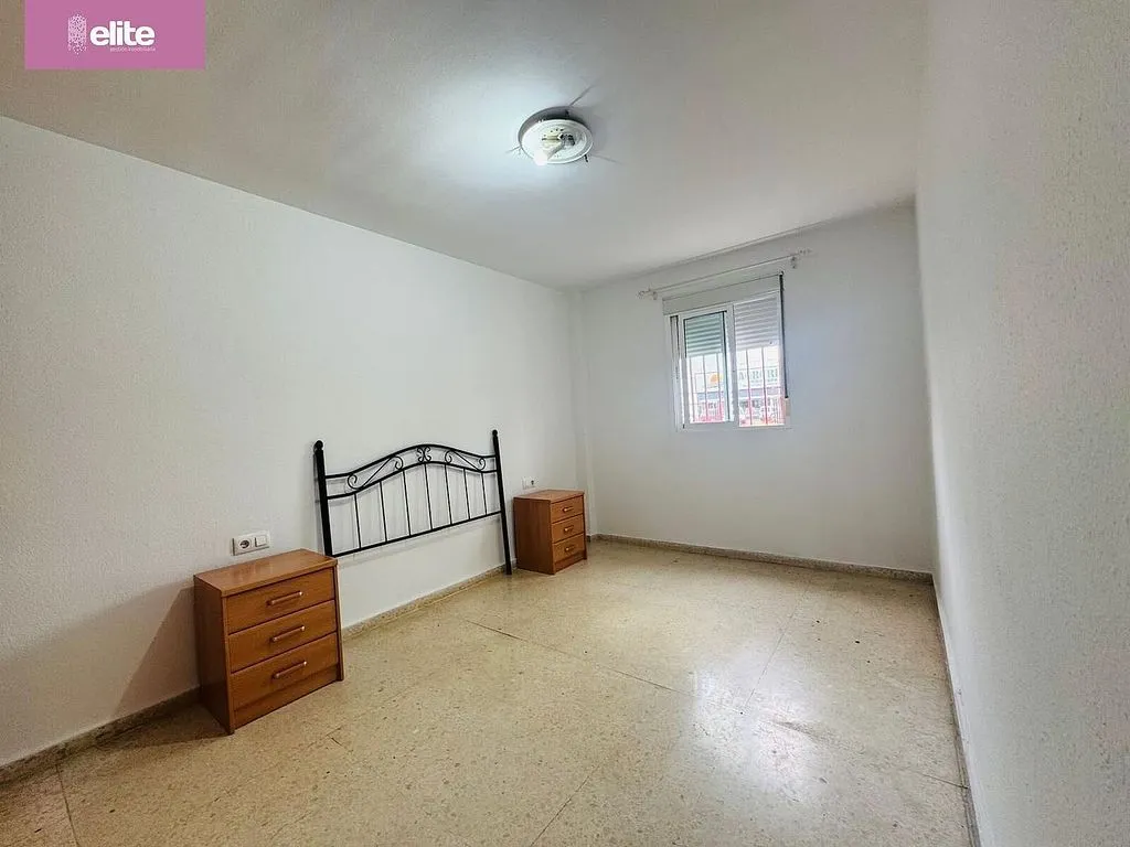 Camere da letto - Four-Bedroom Flat with Lift in West District