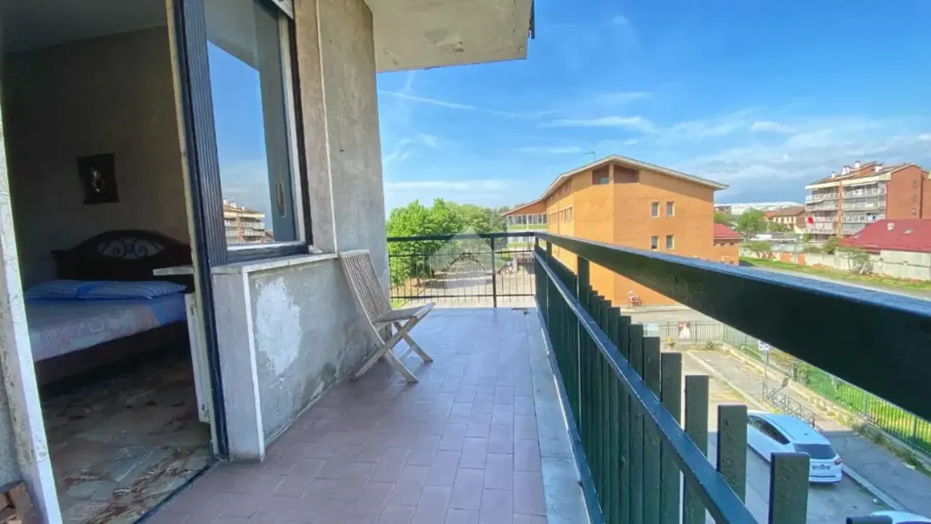 Rõdu - 2-Bedroom Apartment with Balcony in Turin