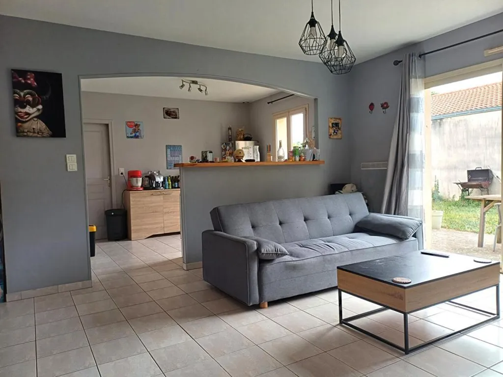 Elutuba - Single-Storey House with Garden in Vouillé Centre