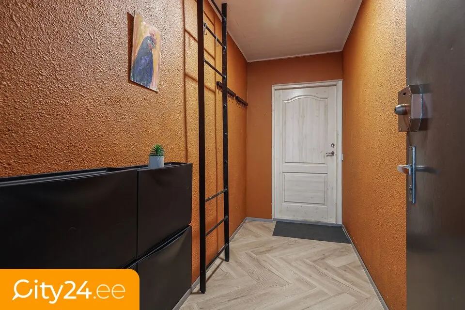 hallway_entrance