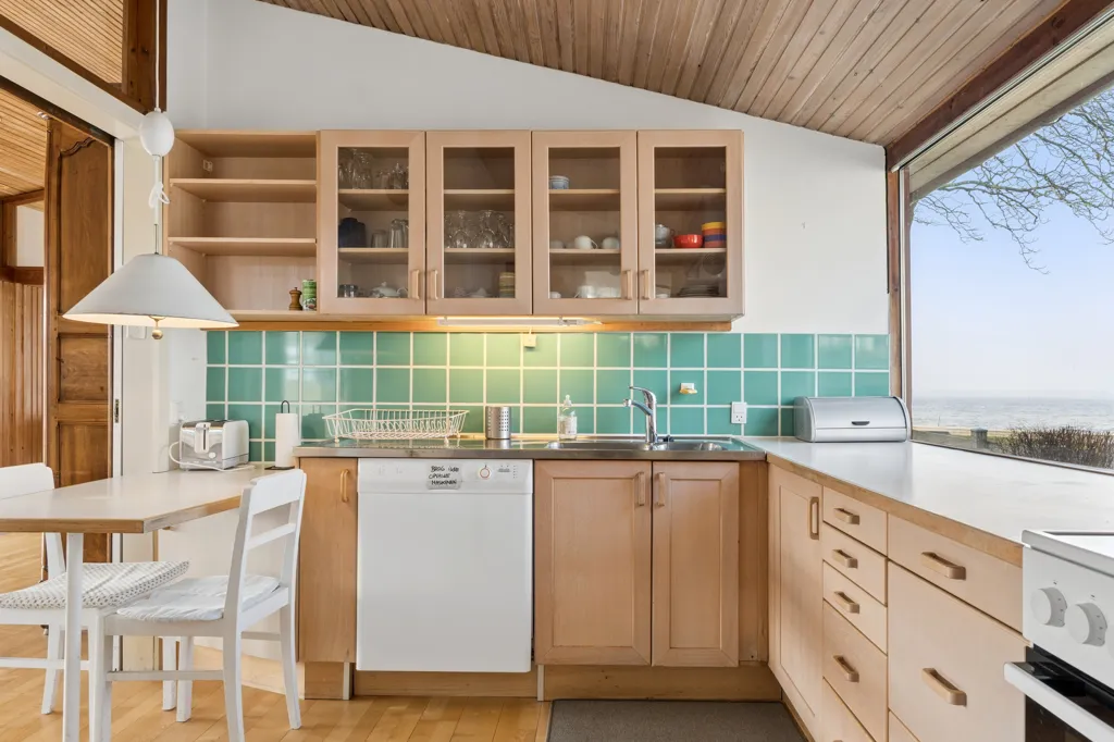 Cucina - Villa with Waterfront Access in Roskilde