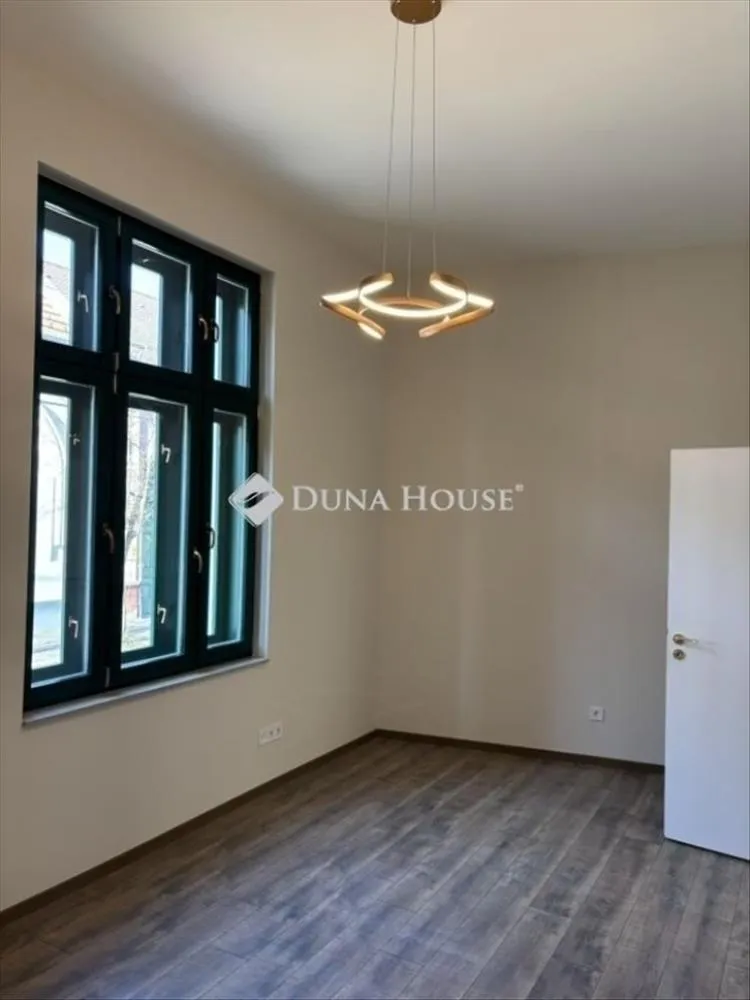Toad - Modern Ground Floor Flat in Kecskemét City Centre