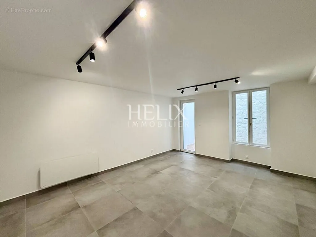 Stanze - Commercial Space with Terrace in Saint-Germain-en-Laye