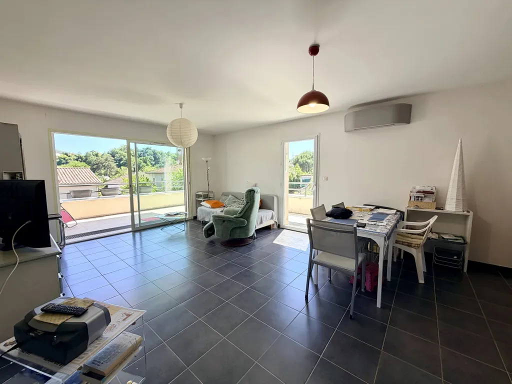 Soggiorno - 3-Bed Apartment with Terrace in Saint-Péray