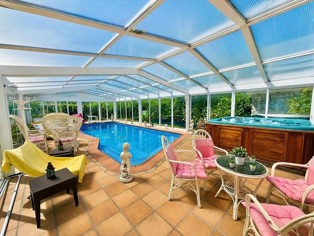 Piscine - Chalet with Pool and Terrace in Lugar Granda