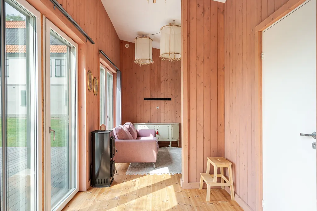 Esik - Modern Farmhouse with Pool near Norrköping