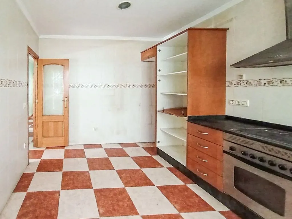 Köök - Ground Floor Flat for Renovation in Almoines