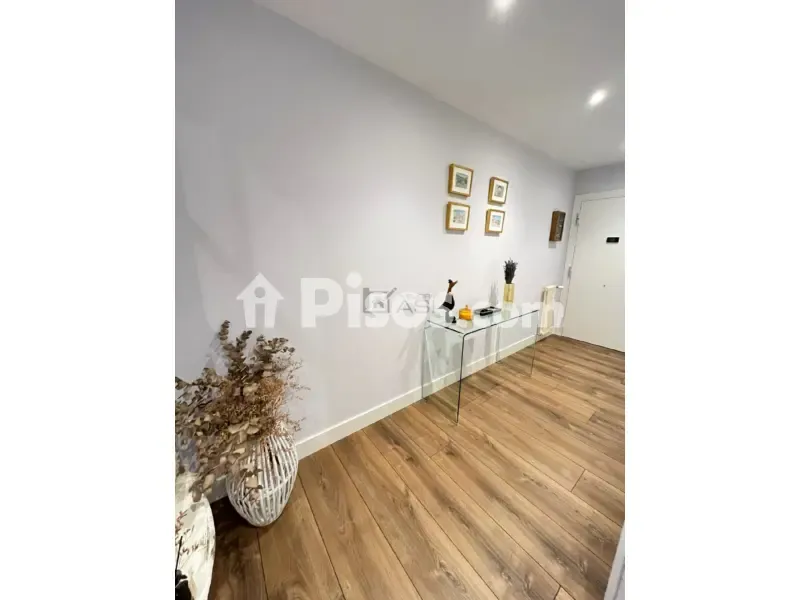 Hallway - Modern Flat with Balcony in León