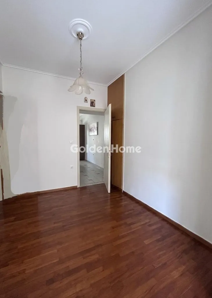 Toad - Apartment with Balcony and View in Upper Ilisia