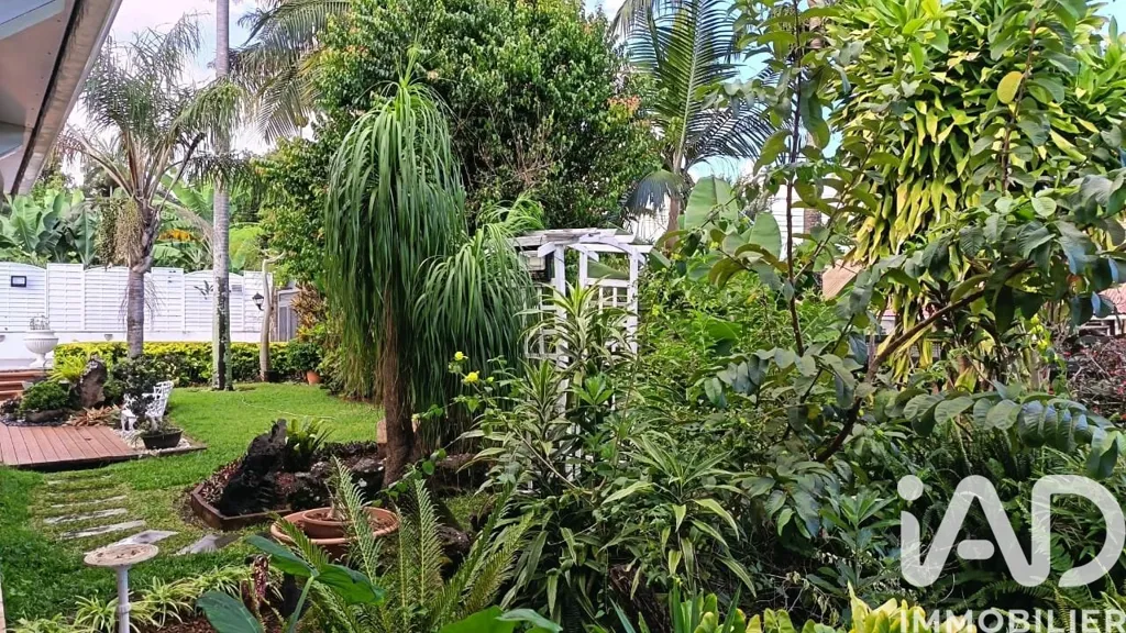Jardin - Maison Traditionnelle avec Piscine à 10 min à Pied des Commodités