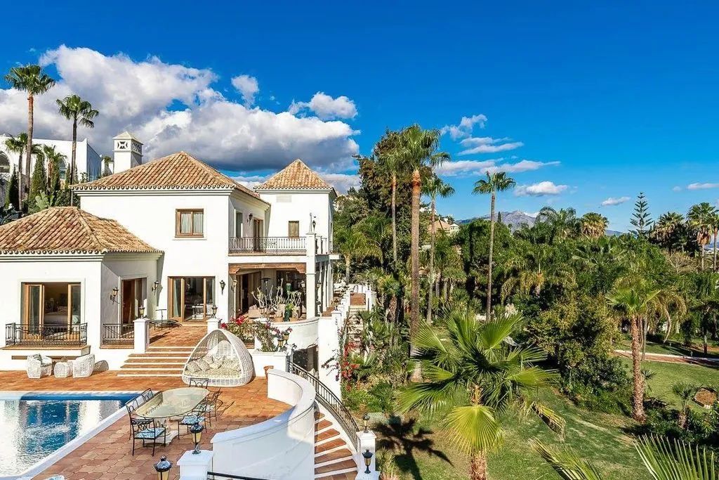 Piscine - Luxury Villa with Pool in Estepona