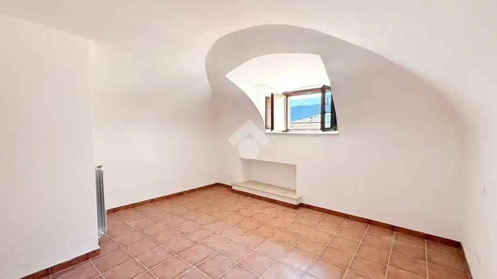 Pièces - Restored Apartment with Private Courtyard in L'Aquila