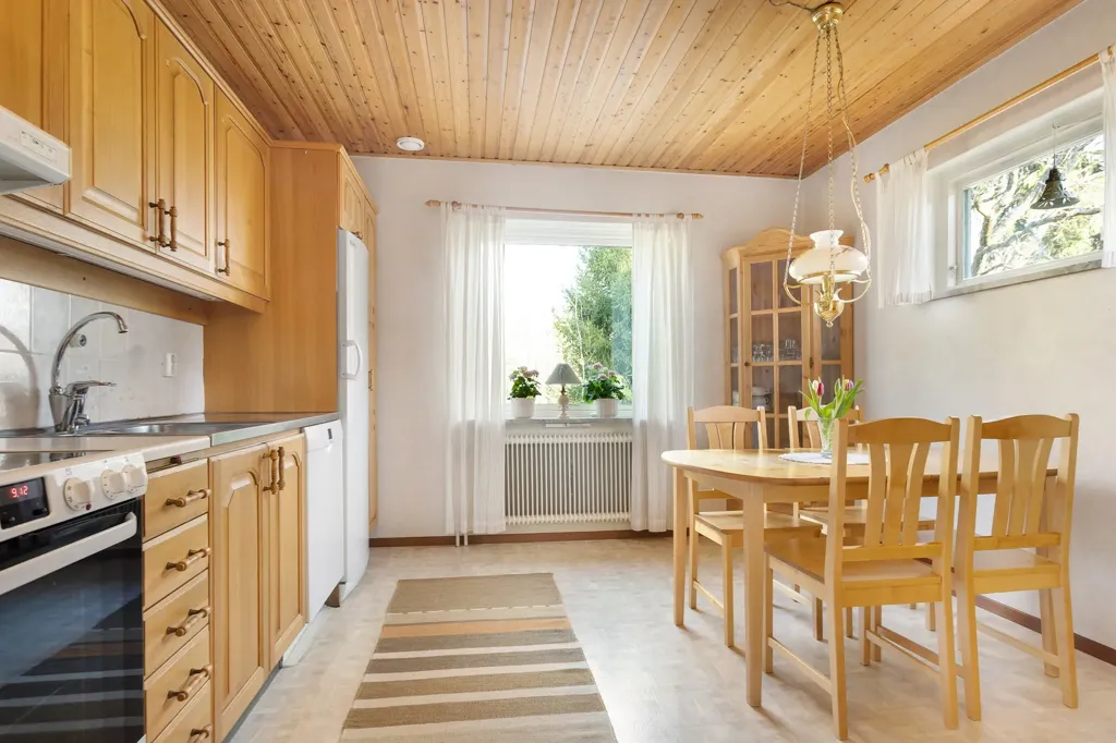 Cuisine - Disponent Villa with Lake View in Lindesberg