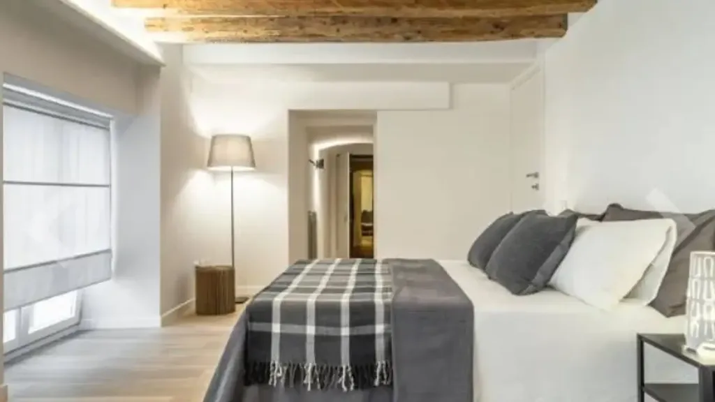 Chambres - Prestigious Attico with High Ceilings in Carpi