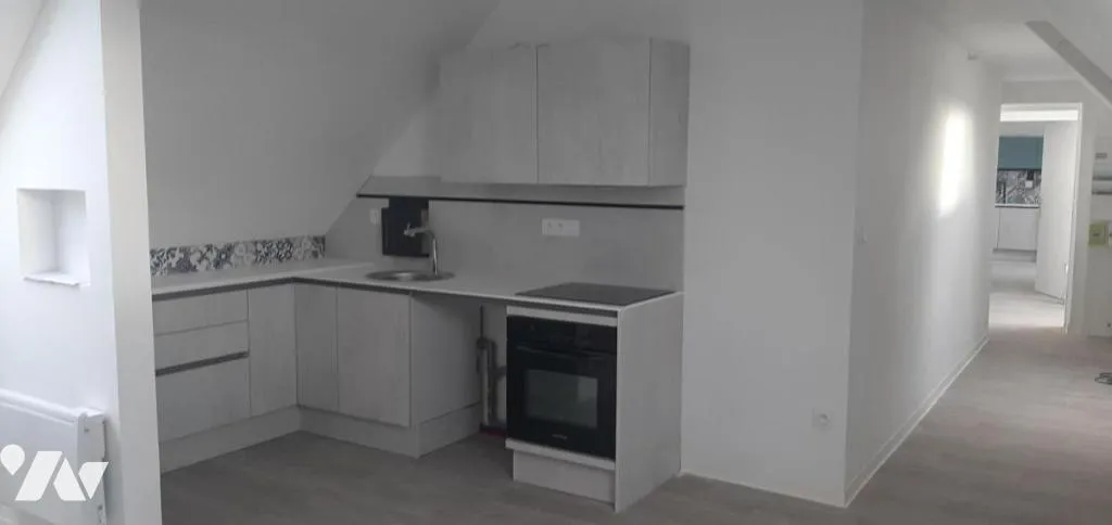 Kitchen - 3-Bedroom Apartment with Parking in Évrecy
