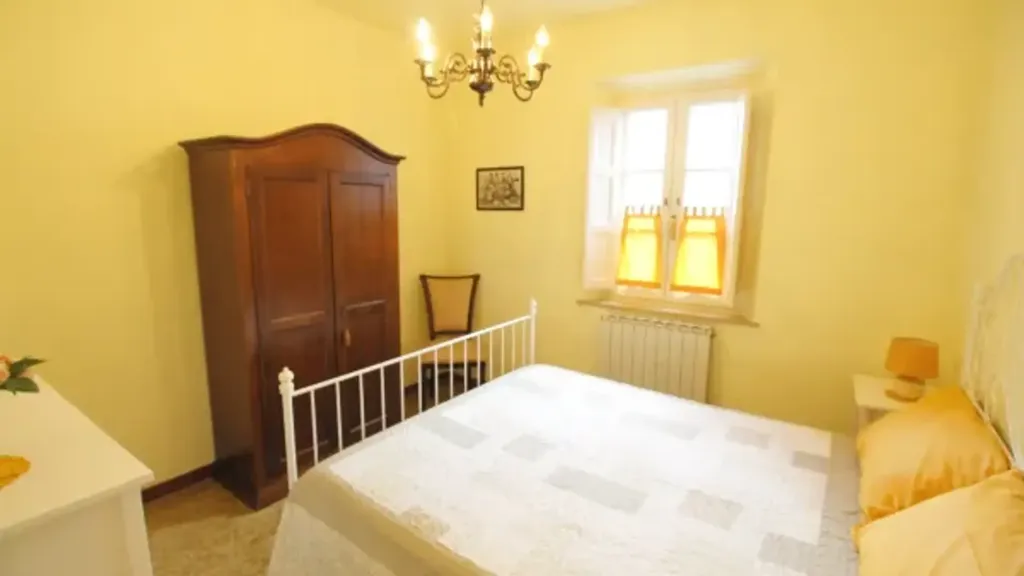 Magamistoad - Rear-Access Terraced House in Lucca