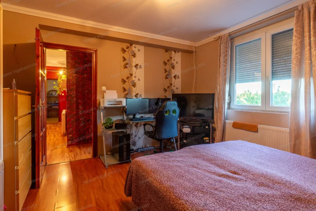 Chambres - Multi-Generational Home with Business Potential in Mályi
