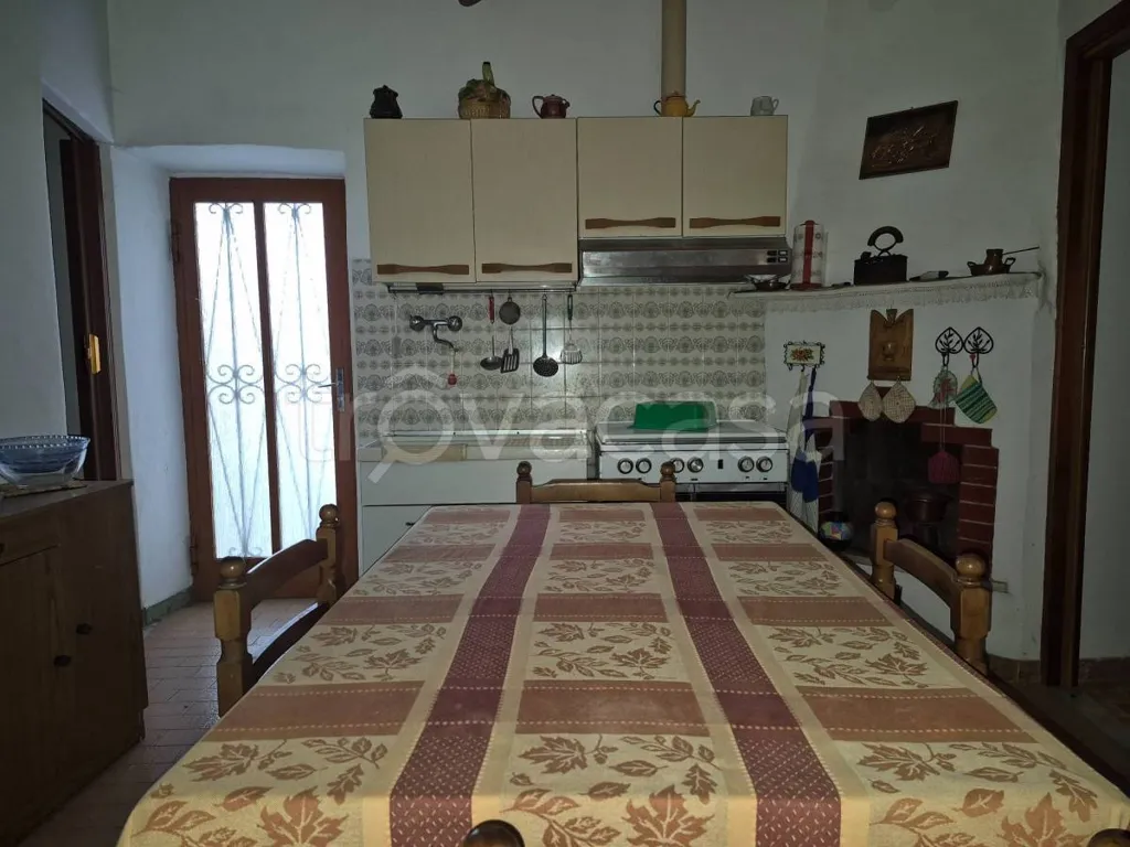 Söögituba - Semi-detached House with Garden in Monastero di Vasco