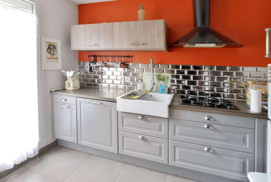Cucina - Modern House with Garden in Montgeron