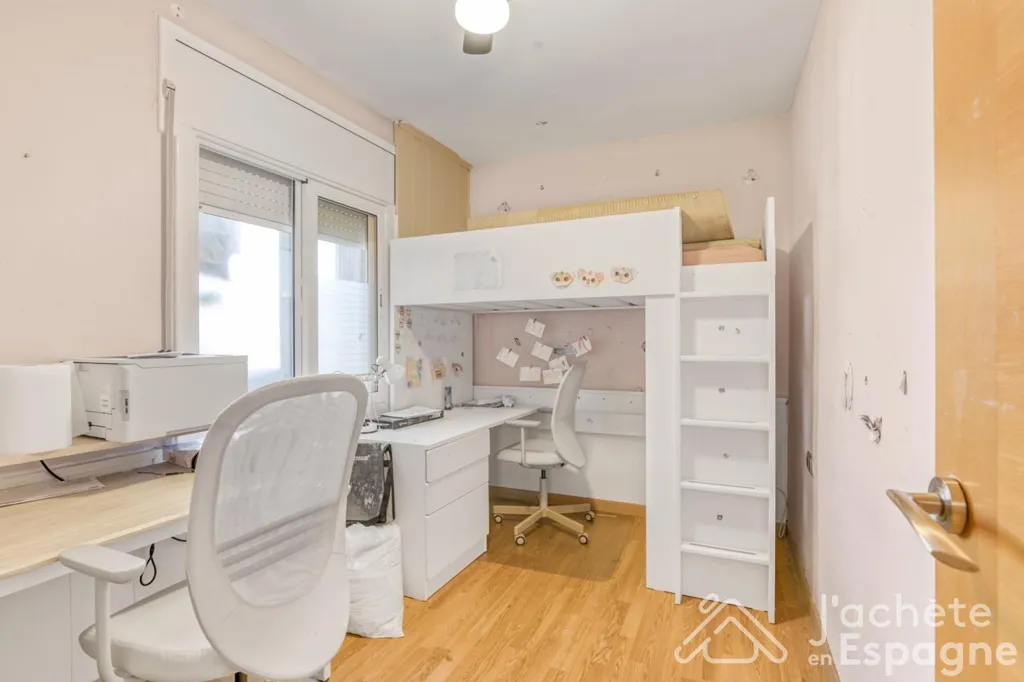 Magamistoad - Apartment with East-Facing Terraces in Gavà