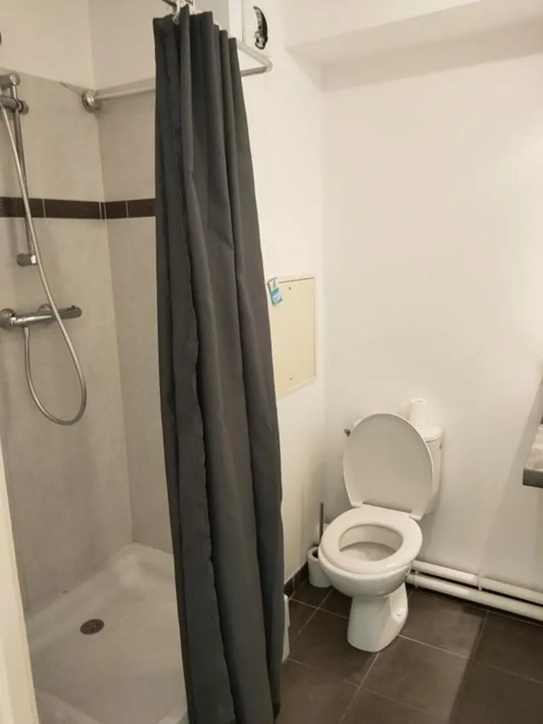 Vannitoad - Studio with Lift in Cergy