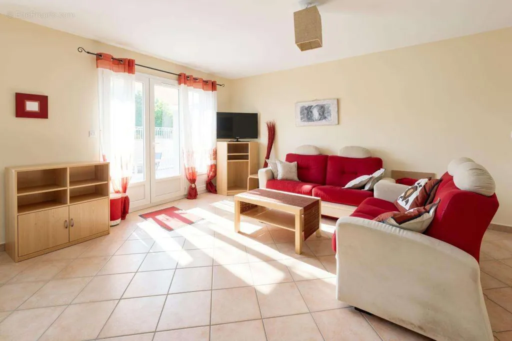Elutuba - Ground Floor Villa with Pool in Provence