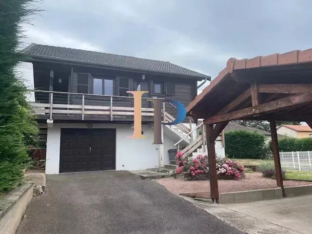Esterno - Chalet with Pool in Charlieu