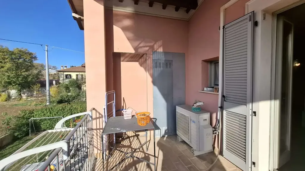 Balcony - Villa Portion with Pool in Spoleto