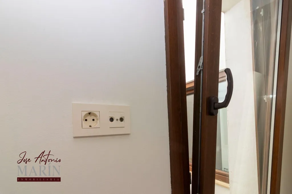 Pièces - Apartment with Balcony in Old Town Centre