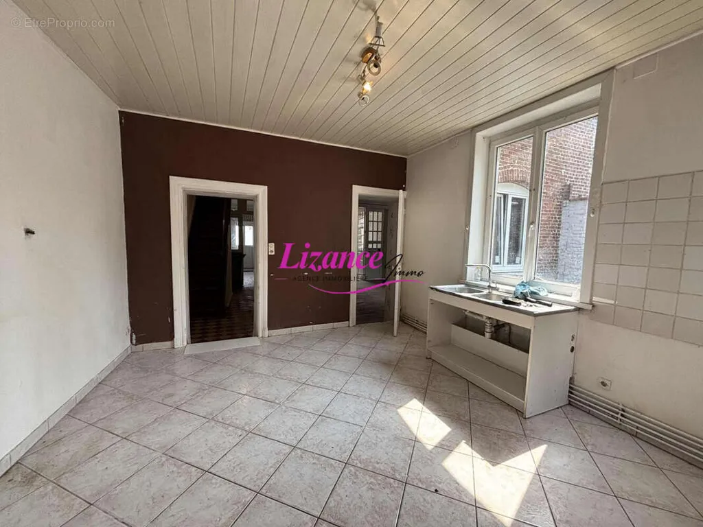Toad - Spacious House with Garden in Gouzeaucourt