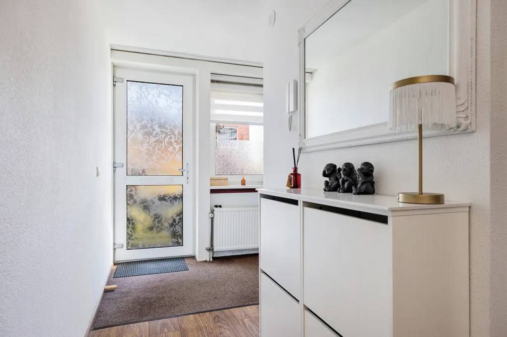Esik - Galerij Flat with Garden in Rotterdam Overschie