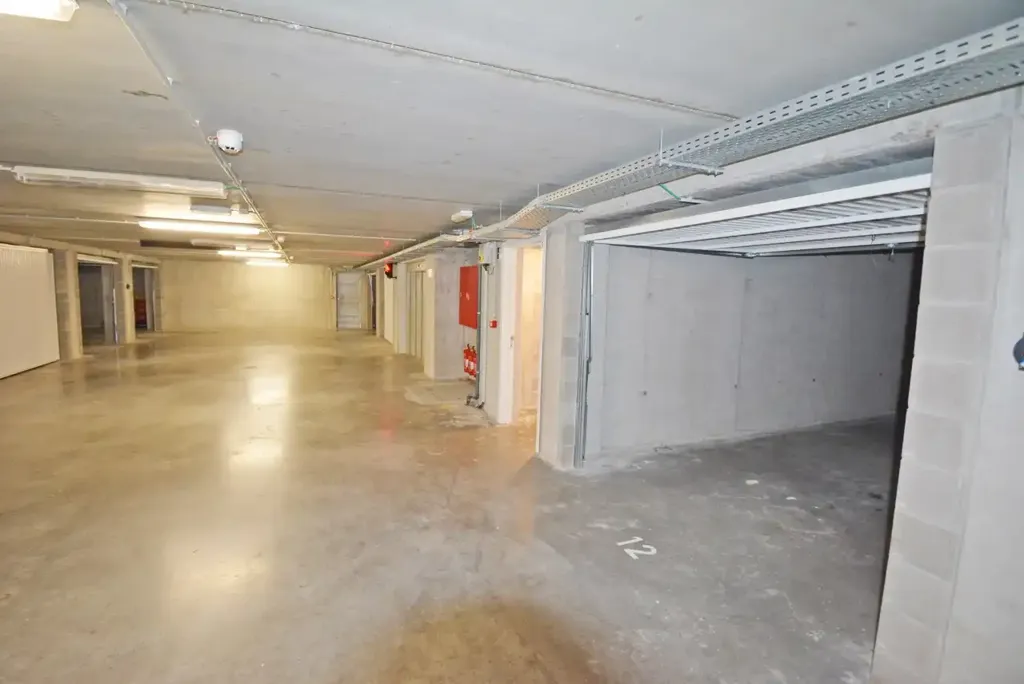 Garage - Garagebox Centrale près de la Lippenslaan