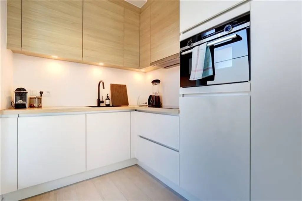Köök - Energy-Efficient Apartment with River View in Boom