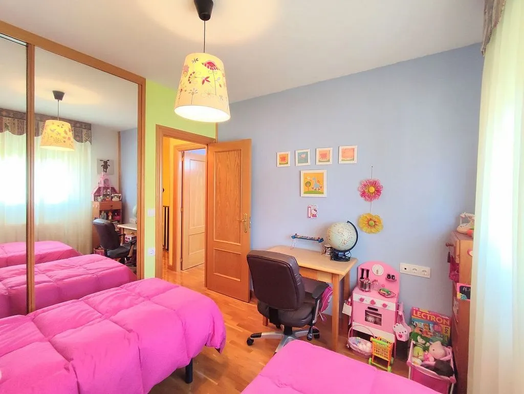 Chambres - Adosado with Garden in Aoiz