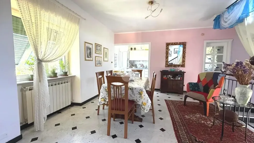 Salle à manger - Villa with Terrace and Garden in Serra Riccò