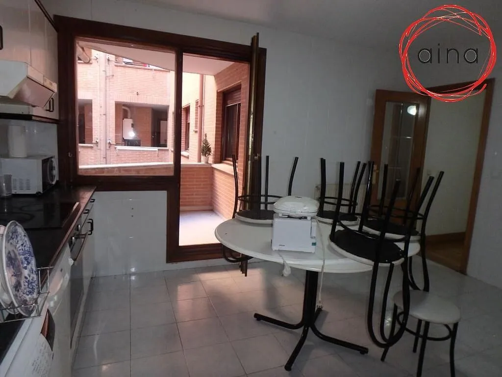 Köök - Student-Friendly Flat with Terrace in Milagrosa