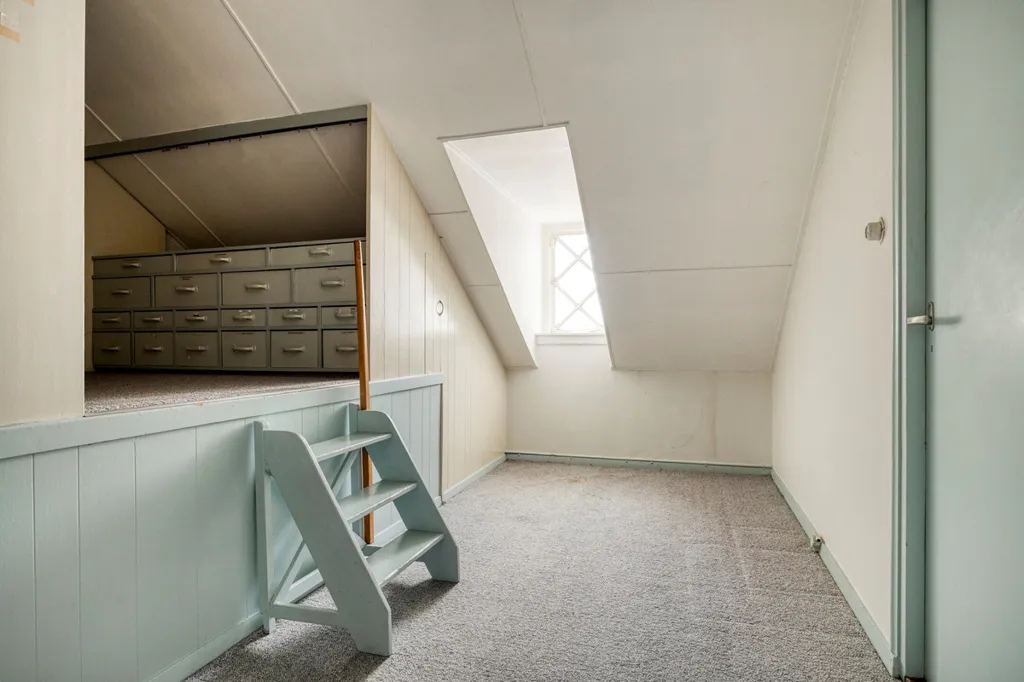 Toad - Charming Villa with Parkland Views in Maasland