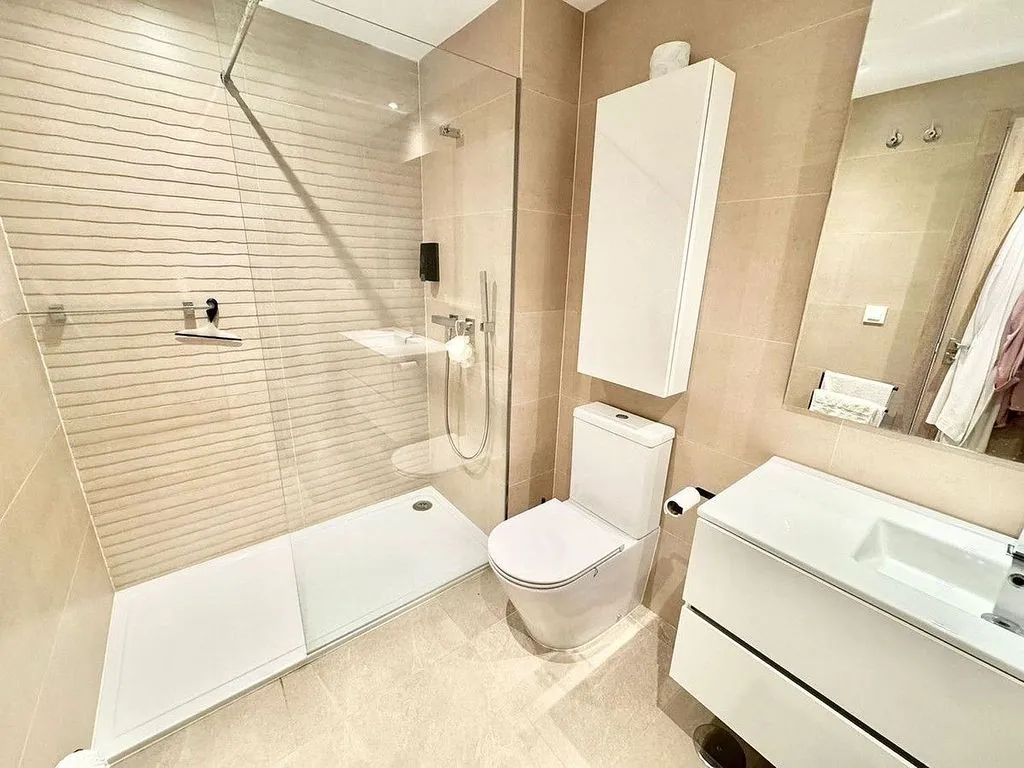 Salles de bain - Penthouse with Pool in La Cala Golf