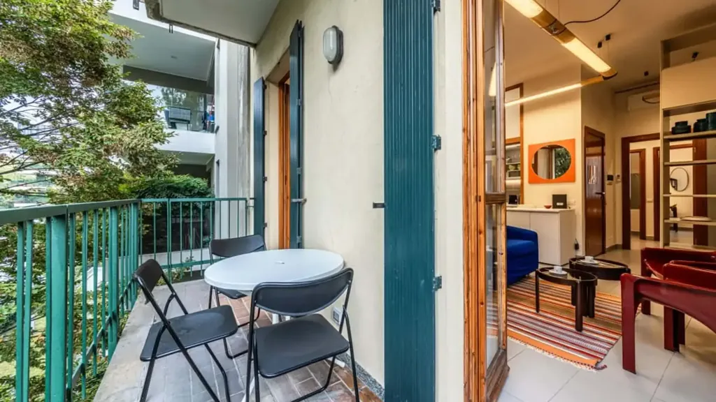 Rõdu - Studio Apartment with Balcony in Milan