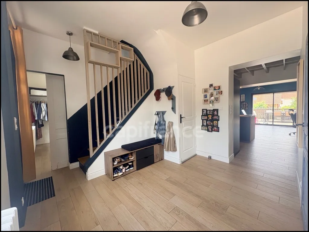 Entrée - Maison en Brique et Silex avec Terrasse à Oissel