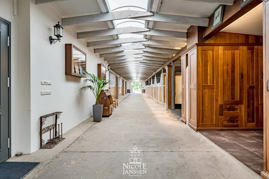 Esik - House with Stables in Rural Setting