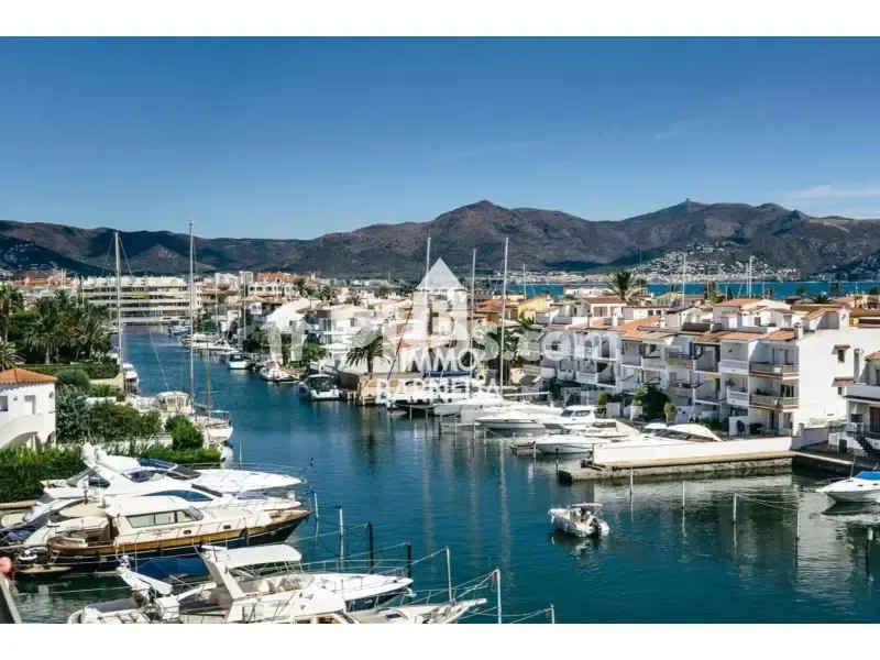 Reformed Apartment with Sea View in Port Grec