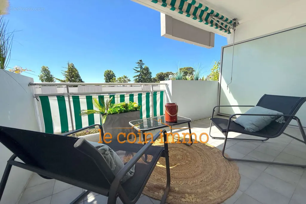 Balcon - Appartement Rénové avec Terrasse à Antibes