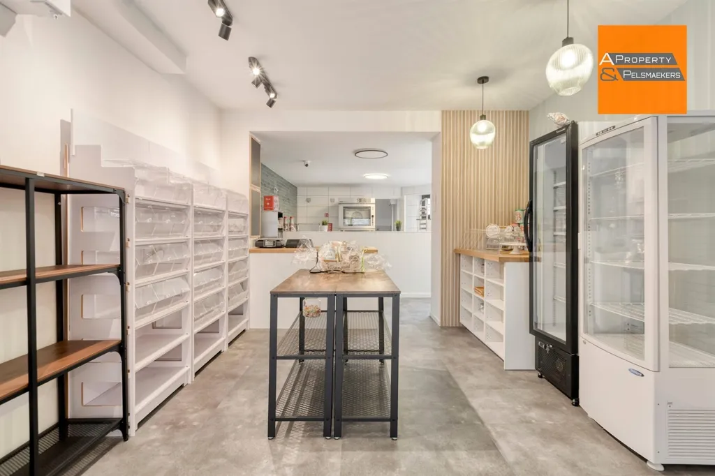 Pièces - Local Commercial avec Appartement à Sterrebeek