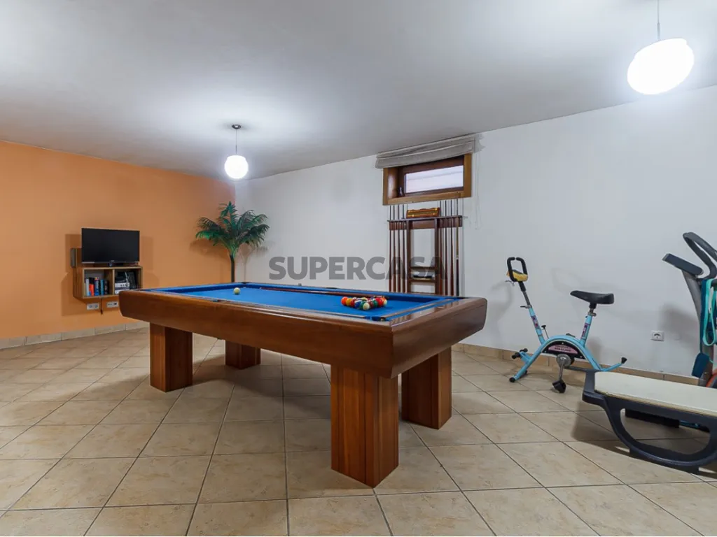 Toad - Detached House with Pool in Fiães